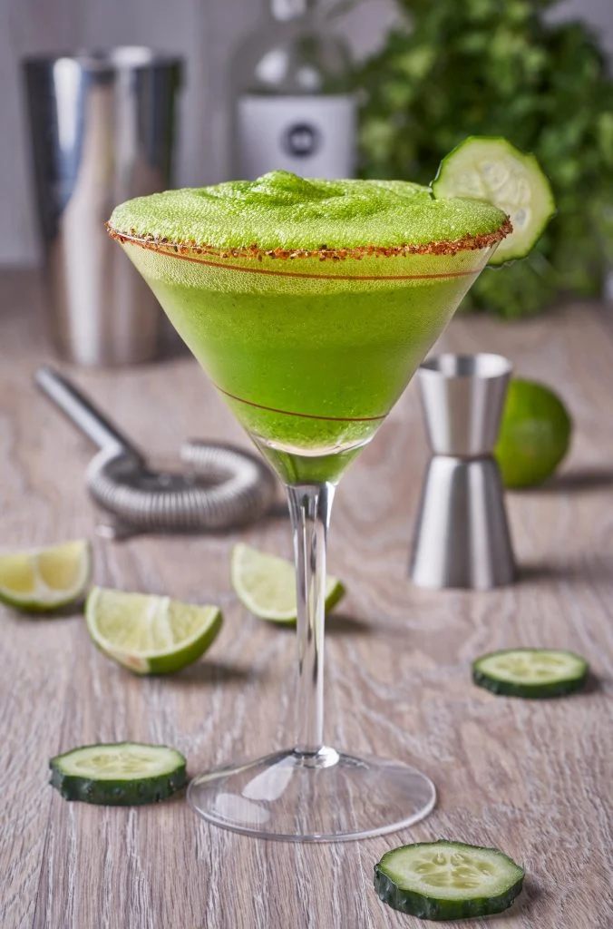 Margarita-de-pepino-baja-676x1024