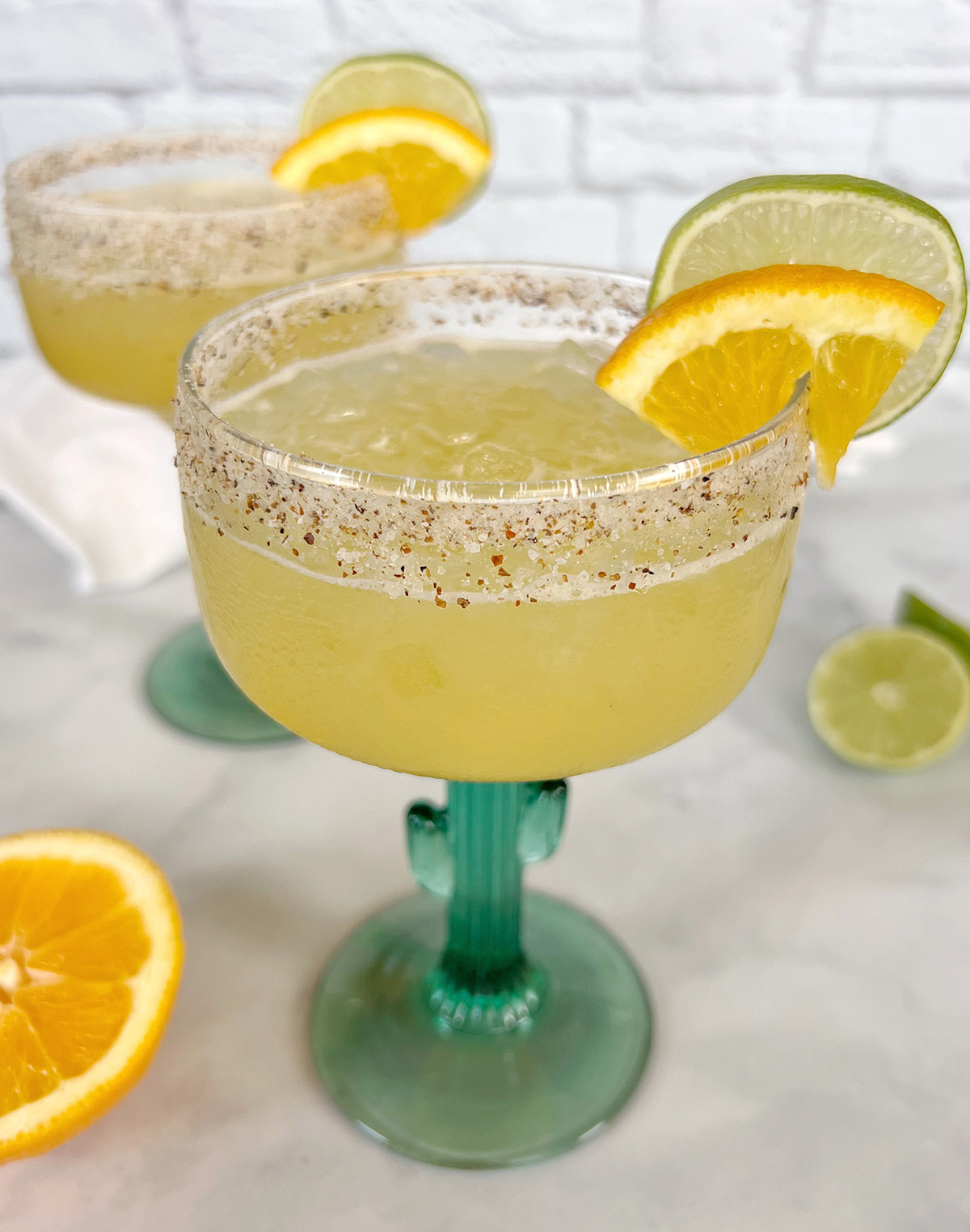 texas-margarita-with-orange-juice-and-lime-juice